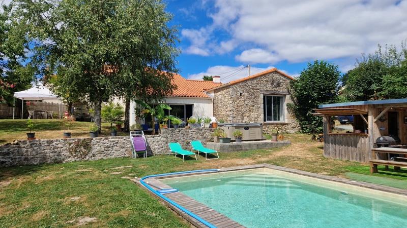 Vente Maison BELLEVIGNY - 6 pièces -165,2 m² - (85170)