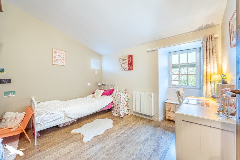 Vente Maison LE POIRE SUR VIE - 9 pièces -212 m² - (85170)