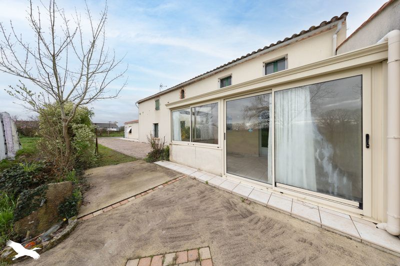 Vente Maison LE POIRE SUR VIE - 9 pièces -250 m² - (85170)