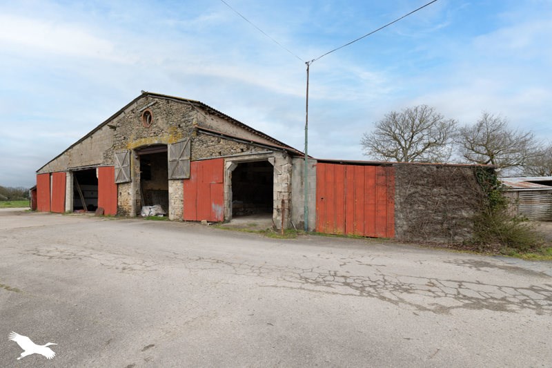 Vente Maison LE POIRE SUR VIE - 9 pièces -250 m² - (85170)