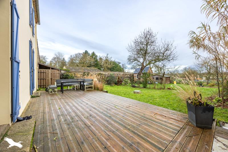 Vente Maison LA BOISSIERE DES LANDES - 7 pièces -145 m² - (85430)