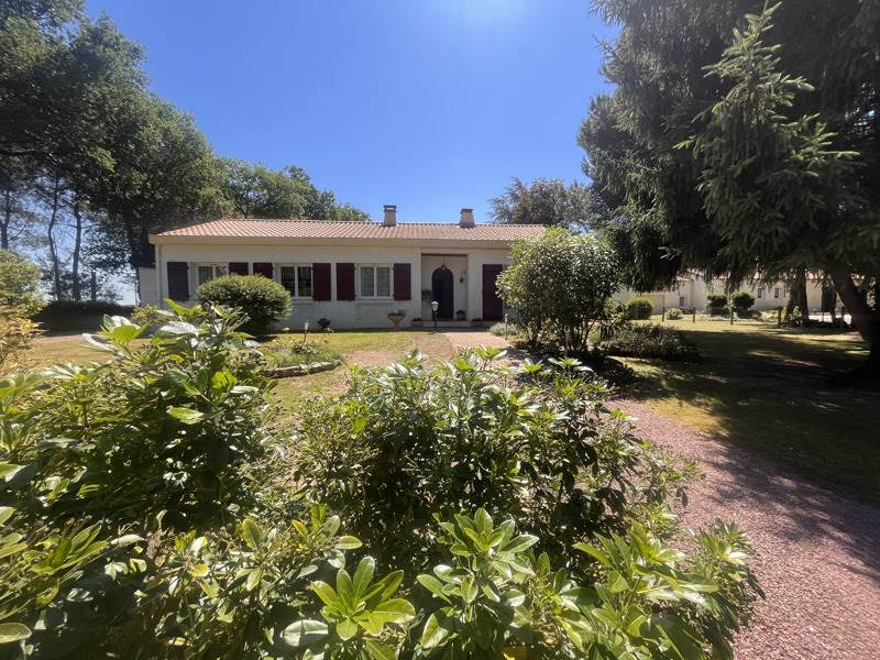 Vente Maison AUBIGNY LES CLOUZEAUX - 5 pièces -118 m² - (85430)