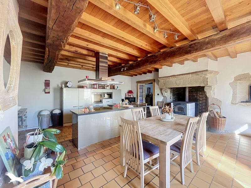 Vente Maison Nesmy - 6 pièces -191 m² - (85310)