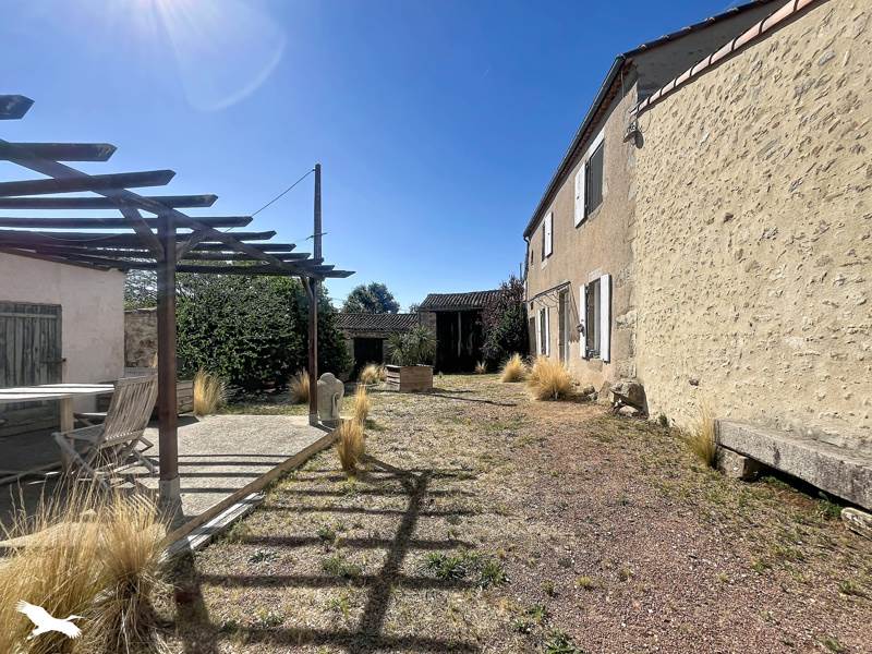 Maison 6 pièces 190 m² · à Nesmy · 190 m² · 369 600 €