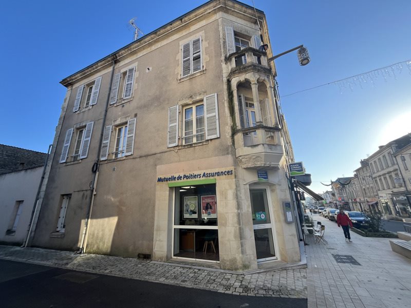 Vente Immeuble FONTENAY LE COMTE - -  135 m² - (85200)