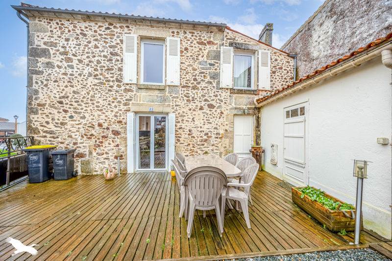 Vente Maison MERVENT - 6 pièces -196 m² - (85200)