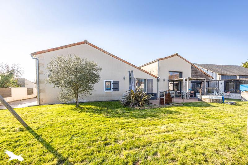 Vente Maison ST PIERRE LE VIEUX - 4 pièces -145 m² - (85420)