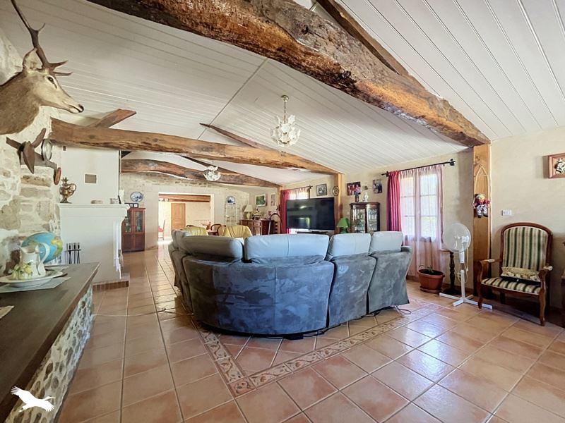 Maison 6 pièces 347 m² · à Saint-Valérien · 347 m² · 348 480 €