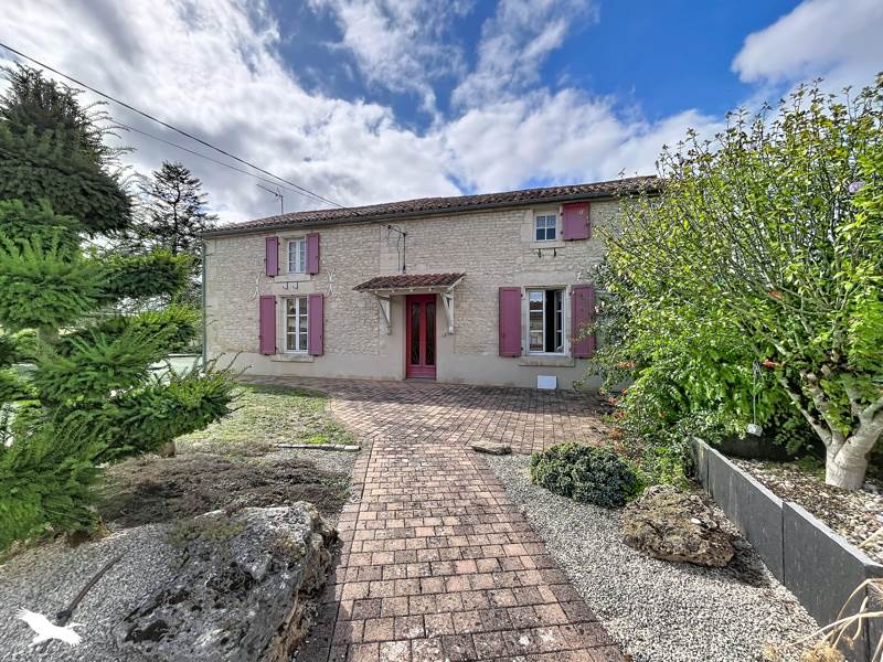 Maison 5 pièces 168 m² · à Fontenay-le-Comte · 168 m² · 202 920 €