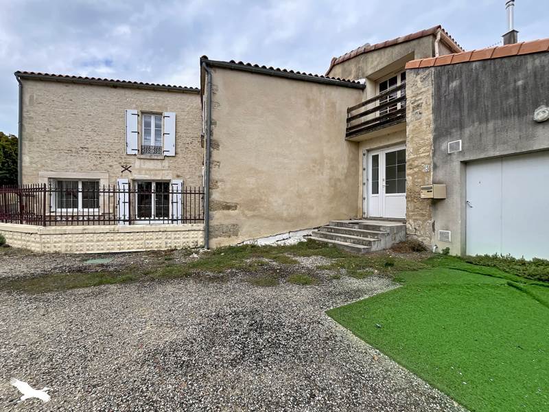 Vente Maison Xanton-Chassenon - 5 pièces -129 m² - (85240)