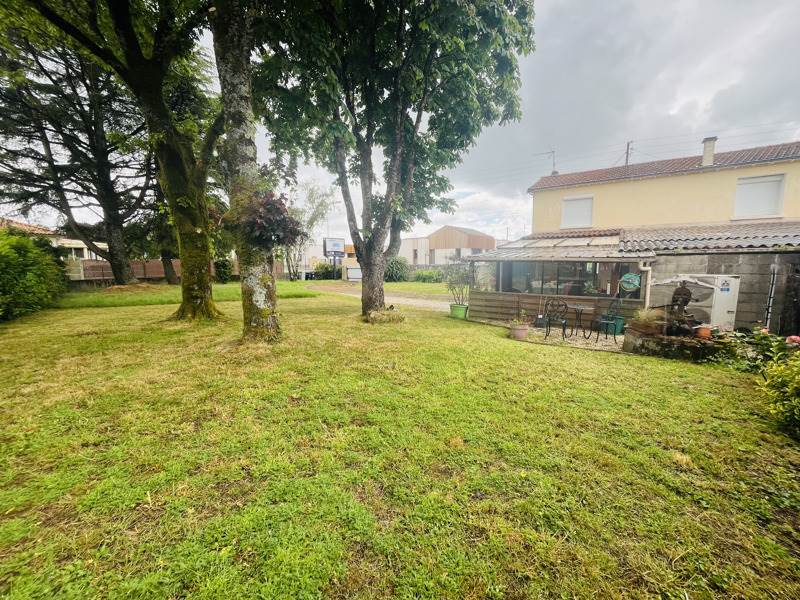 Vente Maison FONTENAY LE COMTE - 4 pièces -90 m² - (85200)