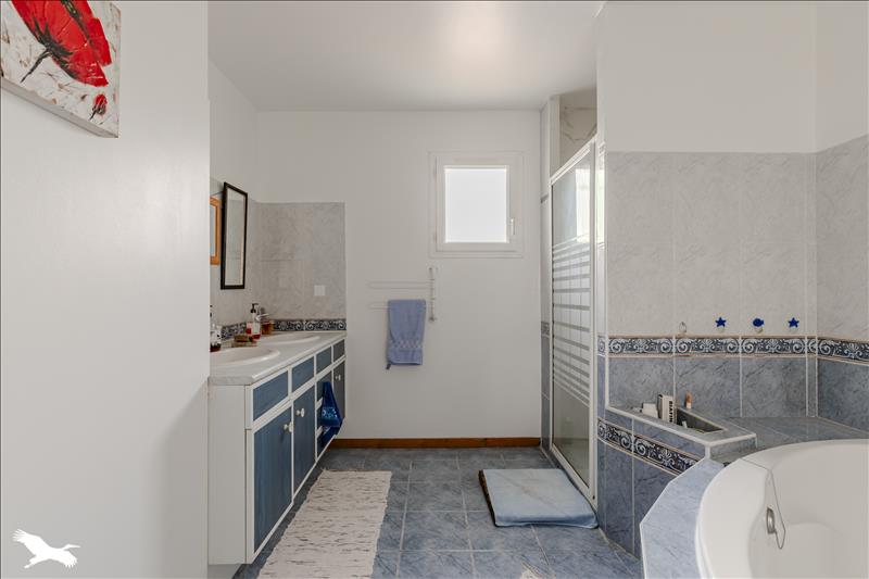 Vente Maison CANEJAN - 9 pièces -160 m² - (33610)