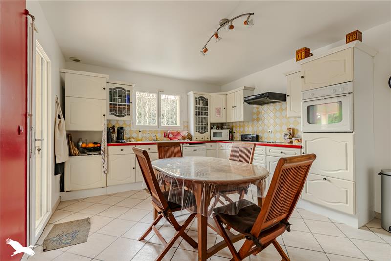 Vente Maison CANEJAN - 9 pièces -160 m² - (33610)