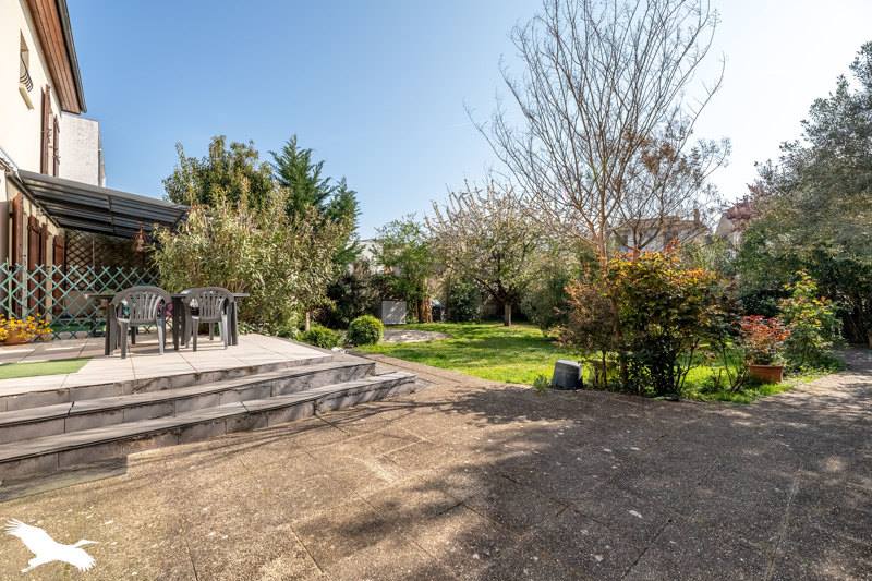 Vente Maison PERIGUEUX - 7 pièces -197 m² - (24000)