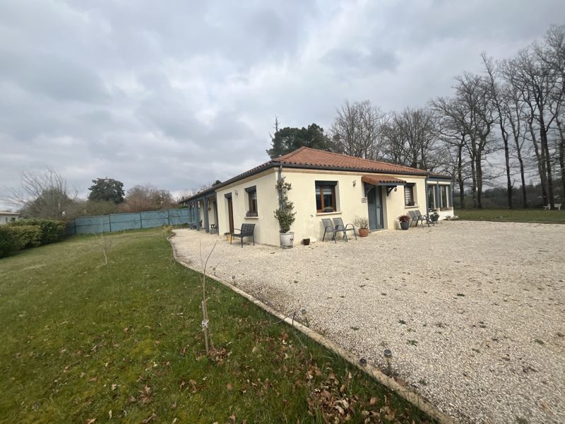 Vente Maison BASSILLAC ET AUBEROCHE - 5 pièces -138 m² - (24330)