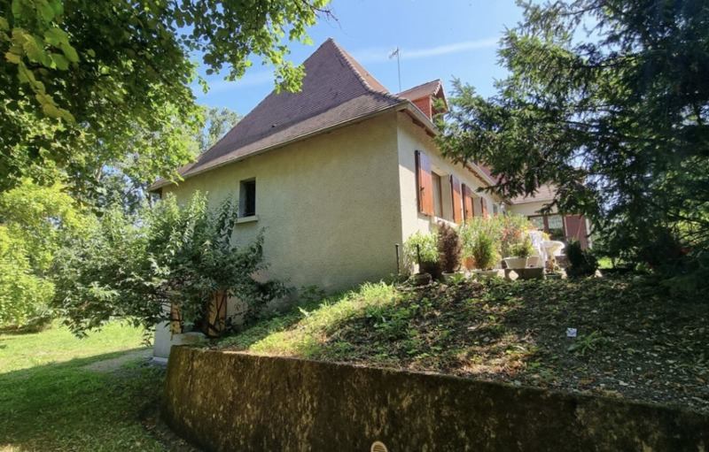 Vente Maison ST PIERRE DE CHIGNAC - 7 pièces -183 m² - (24330)