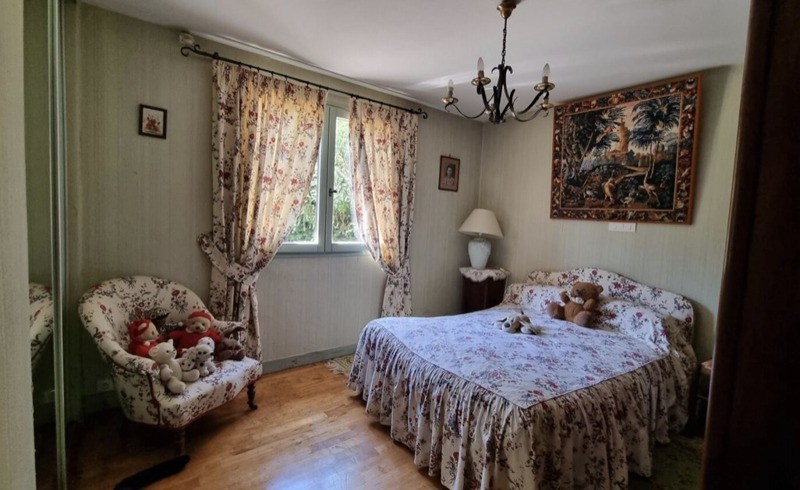 Vente Maison ST PIERRE DE CHIGNAC - 7 pièces -183 m² - (24330)