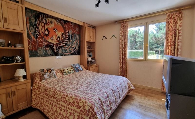 Vente Maison ST PIERRE DE CHIGNAC - 7 pièces -183 m² - (24330)
