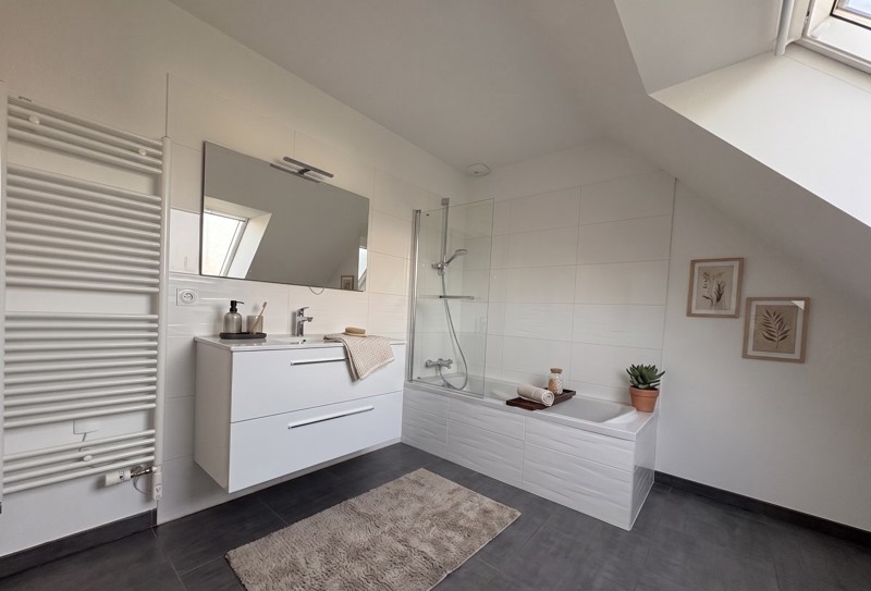 Vente Maison PLUNERET - 5 pièces -108 m² - (56400)
