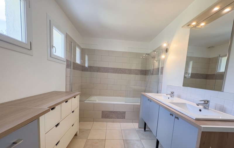 Vente Maison PLUNERET - 5 pièces -217 m² - (56400)
