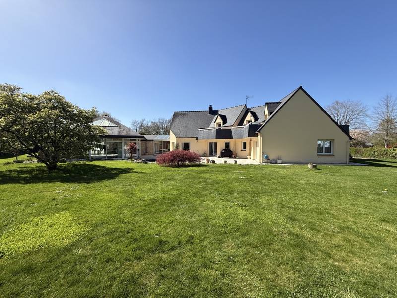 Vente Maison BRECH - 8 pièces -370 m² - (56400)