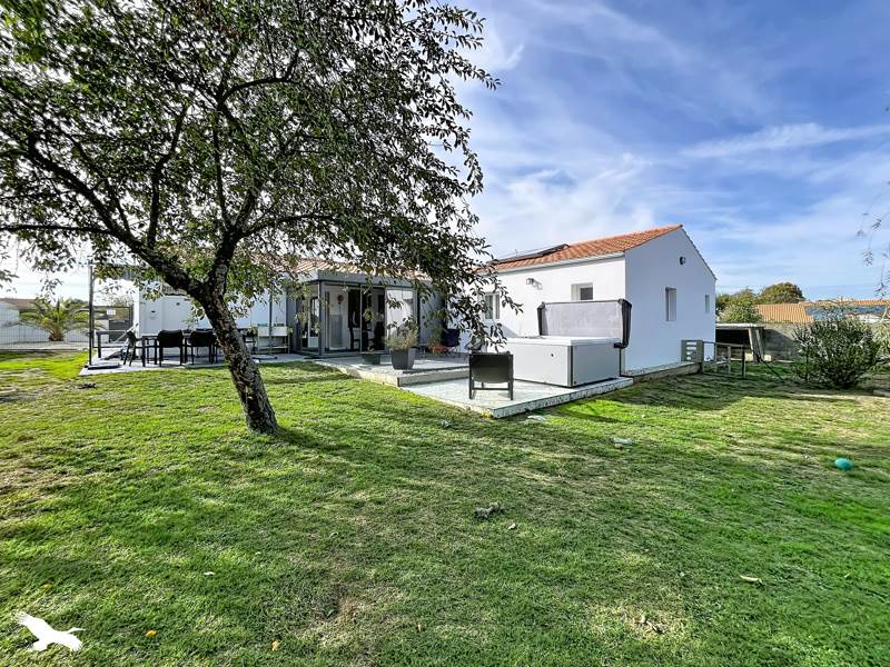 Vente Maison Saint-Mathurin - 6 pièces -151 m² - (85150)