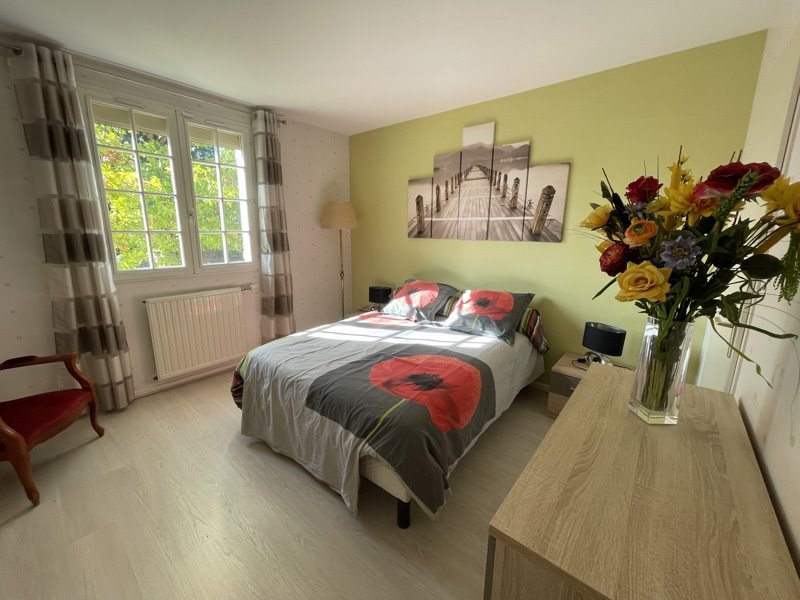 Vente Maison ST JEAN LE BLANC - 7 pièces -230 m² - (45650)