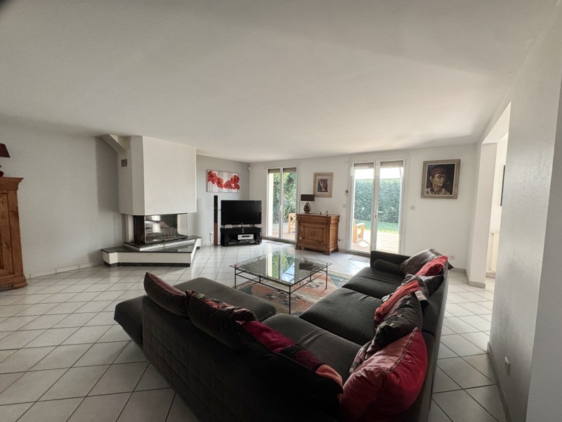 Vente Maison ST JEAN LE BLANC - 7 pièces -230 m² - (45650)