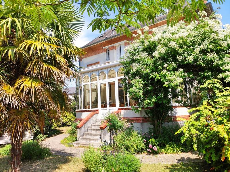 Vente Maison ORLEANS - 8 pièces -242 m² - (45100)