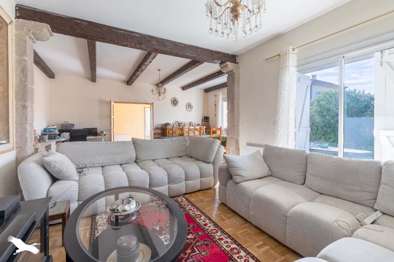 Vente Maison VALERGUES - 6 pièces -221 m² - (34130)