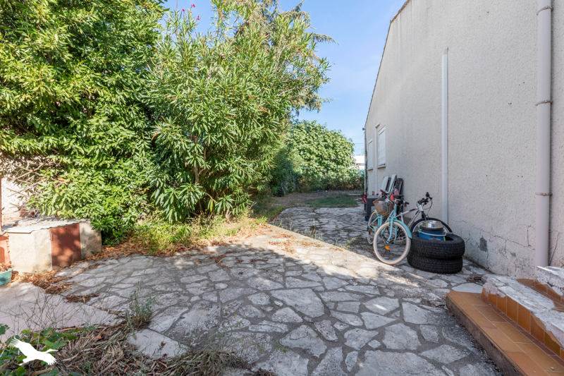 Vente Maison VALERGUES - 6 pièces -221 m² - (34130)