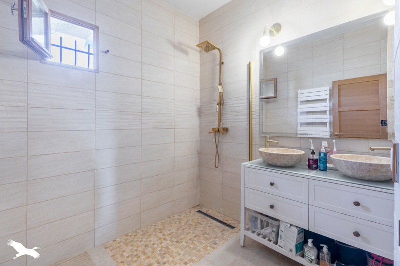 Vente Maison VALERGUES - 6 pièces -221 m² - (34130)