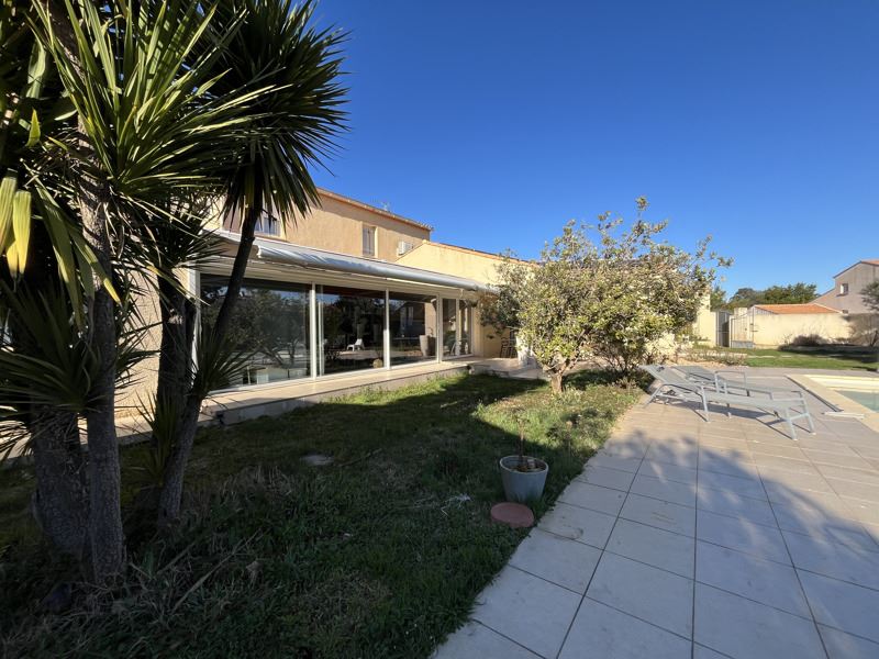 Vente Maison VALERGUES - 6 pièces -220 m² - (34130)