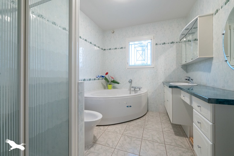 Vente Maison ST GEORGES DE DIDONNE - 4 pièces -153 m² - (17110)