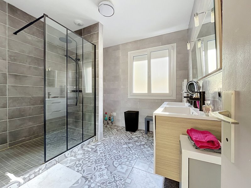 Vente Maison Saint-Georges-de-Didonne - 9 pièces -219 m² - (17110)