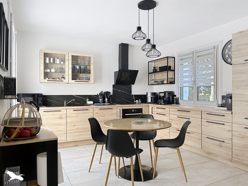 Vente Maison Saint-Georges-de-Didonne - 9 pièces -219 m² - (17110)