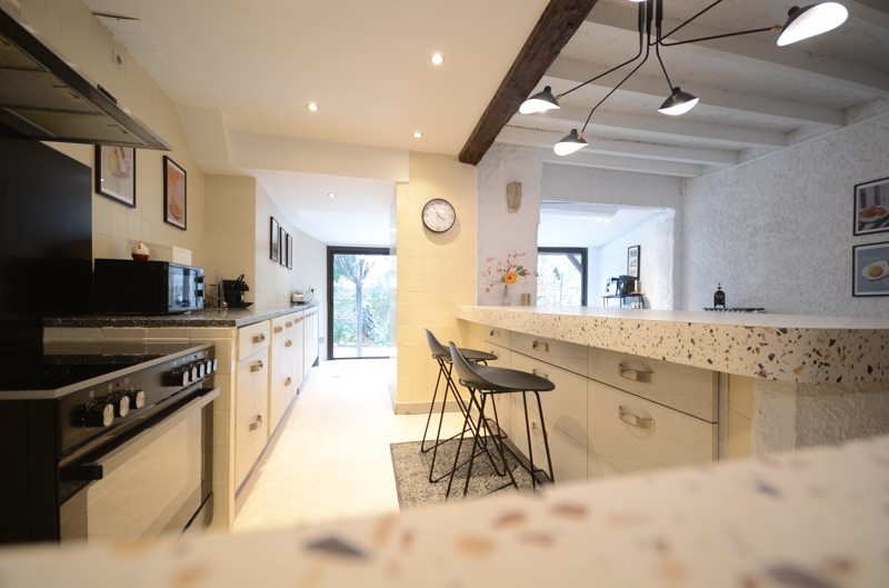 Vente Maison CARCASSONNE - 6 pièces -198 m² - (11000)