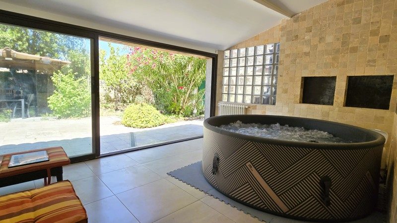 Vente Maison CARCASSONNE - 6 pièces -198 m² - (11000)