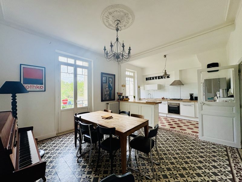 Vente Maison CARCASSONNE - 7 pièces -174 m² - (11000)