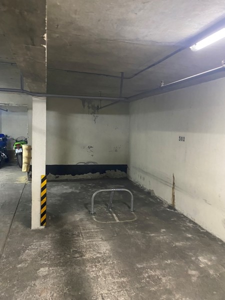 Vente Parking PARIS 08 - -  10 m² - (75008)