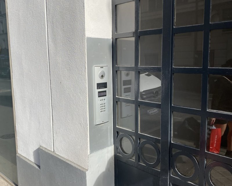 Parking 12 m² · à Paris 17 · 12 m² · 66 000 €