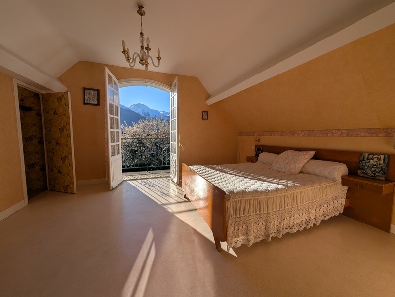 Vente Maison ST SAVIN - 8 pièces -183 m² - (65400)