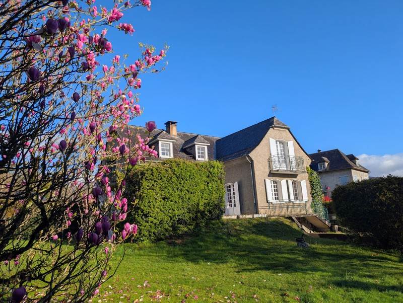 Vente Maison ST SAVIN - 8 pièces -183 m² - (65400)