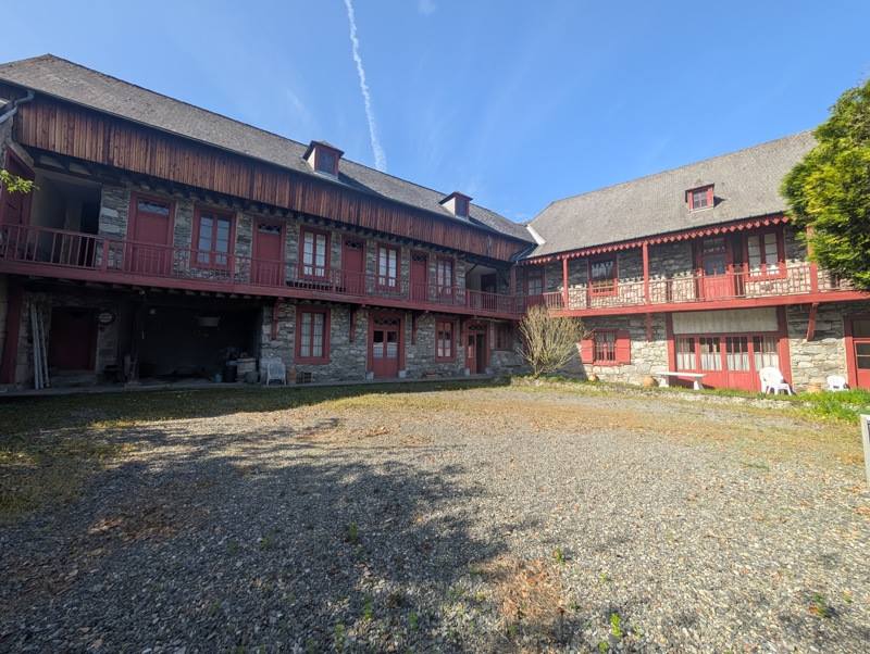 Vente Maison PIERREFITTE NESTALAS - 18 pièces -358 m² - (65260)