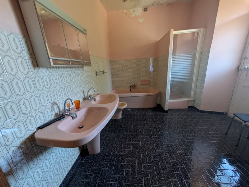 Vente Maison PIERREFITTE NESTALAS - 18 pièces -358 m² - (65260)