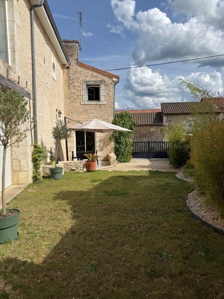 Vente Maison CISSE - 5 pièces -151 m² - (86170)