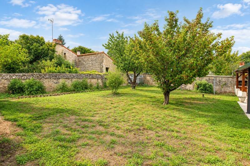 Vente Maison CHASSENEUIL DU POITOU - 6 pièces -146 m² - (86360)