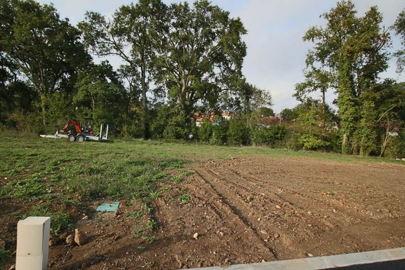 Terrain 648 m² · à Saint-Benoît · 56 000 €