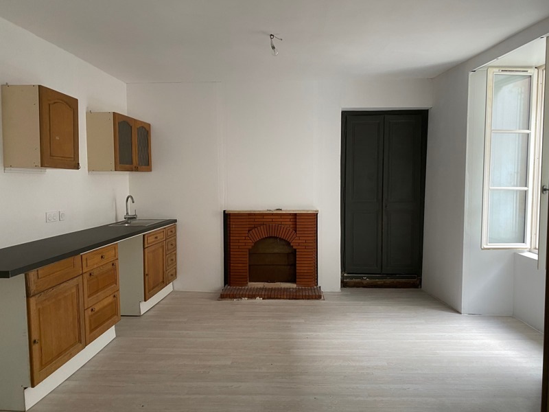 Vente Maison MIREBEAU - 6 pièces -145 m² - (86110)