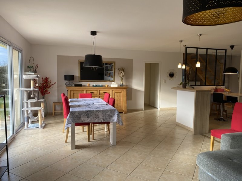Vente Maison ROCHES PREMARIE ANDILLE - 7 pièces -168 m² - (86340)
